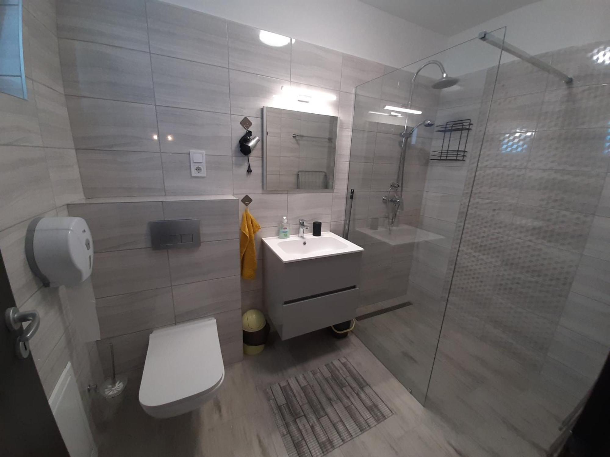 Ancsi Apartmanhaz Апартаменты Балатонлелле